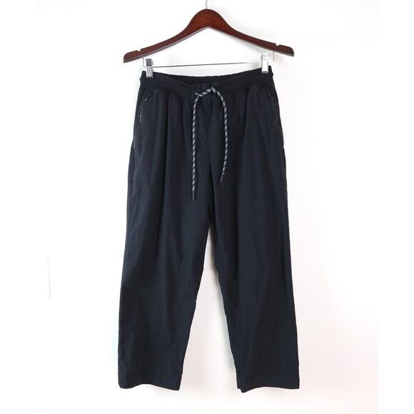 Athleta Size 8 Trekkie Straight Crop Pant Drawstring Ripstop Black - Picture 1 of 12